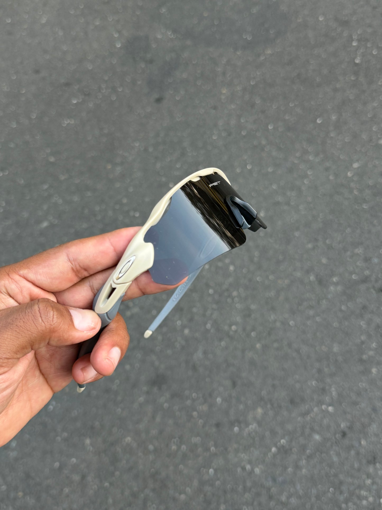 RADAR EV BEIGE ALL BLACK