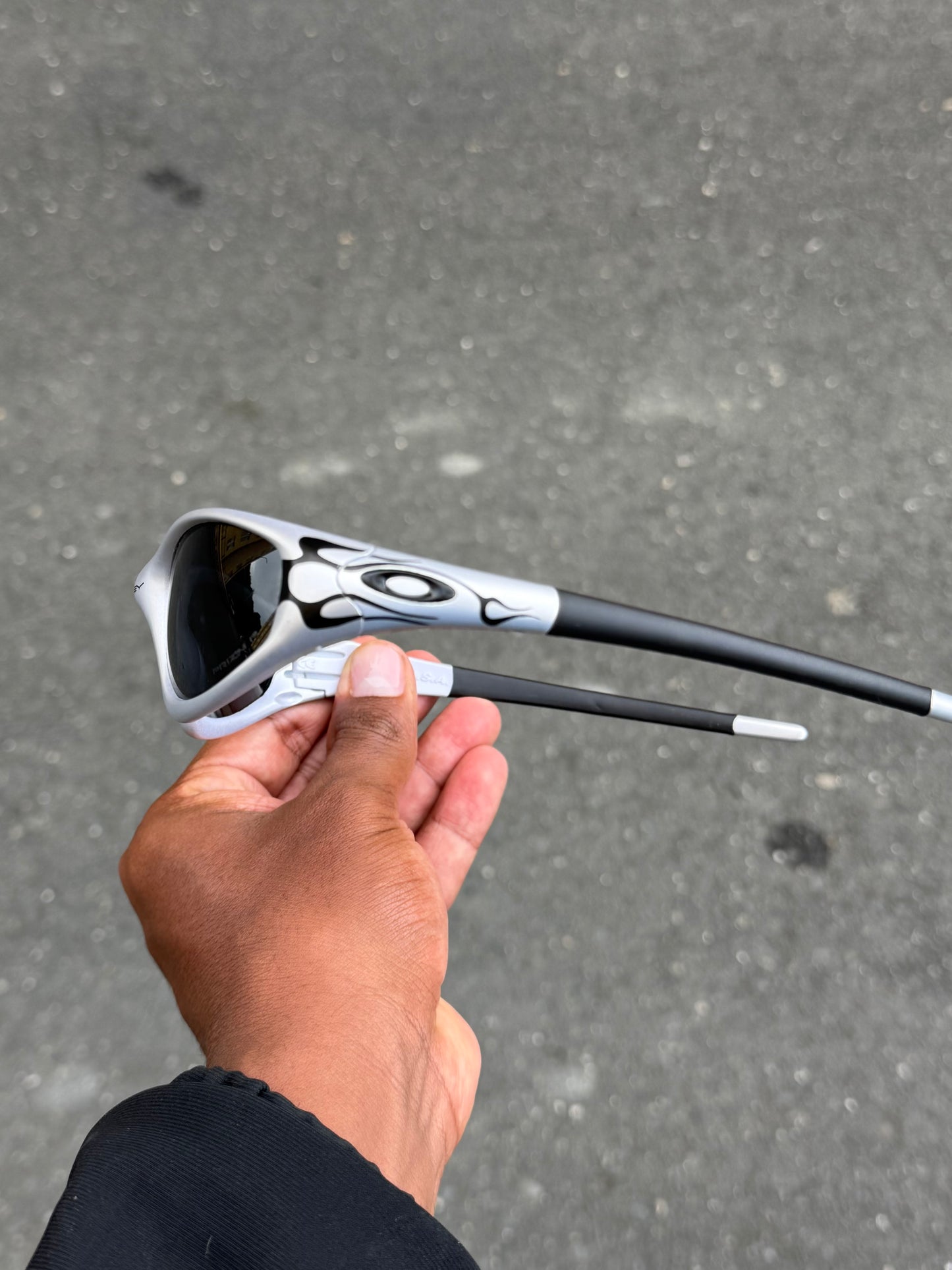 Straight Jacket Black