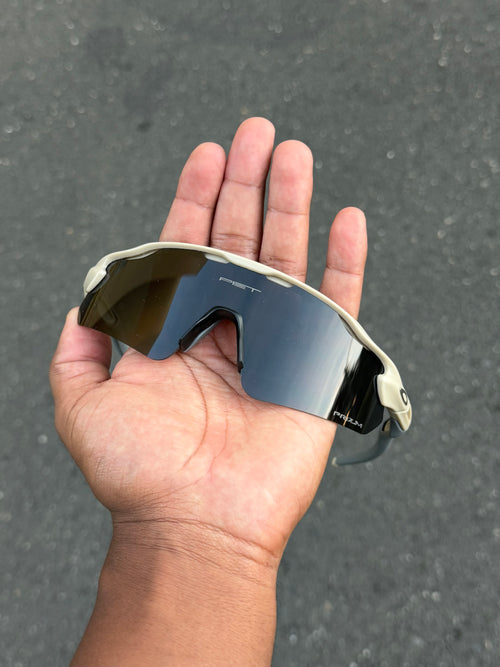 RADAR EV BEIGE ALL BLACK