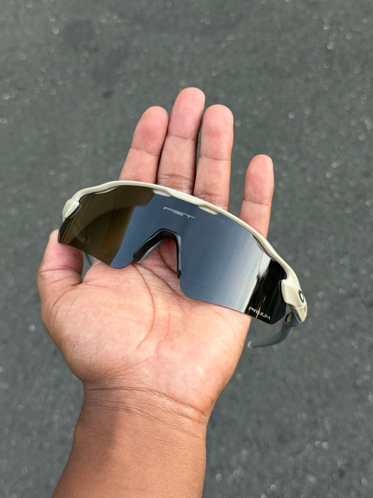 RADAR EV BEIGE ALL BLACK