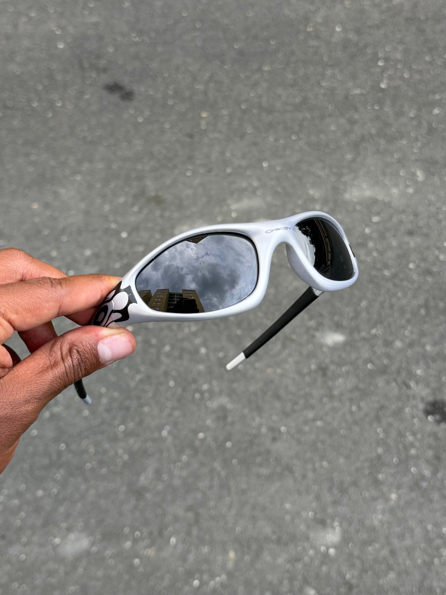 Straight Jacket Black