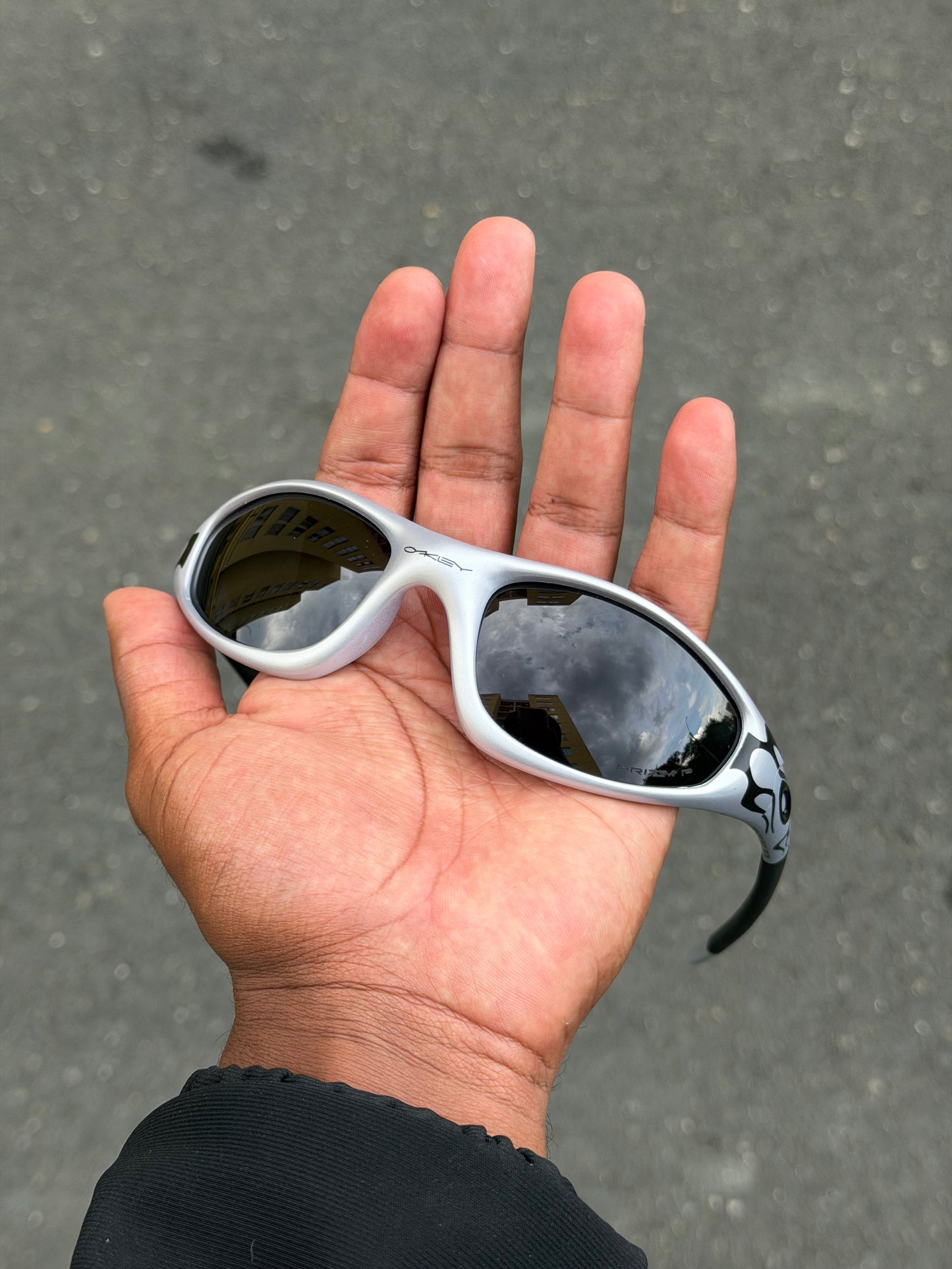 Straight Jacket Black